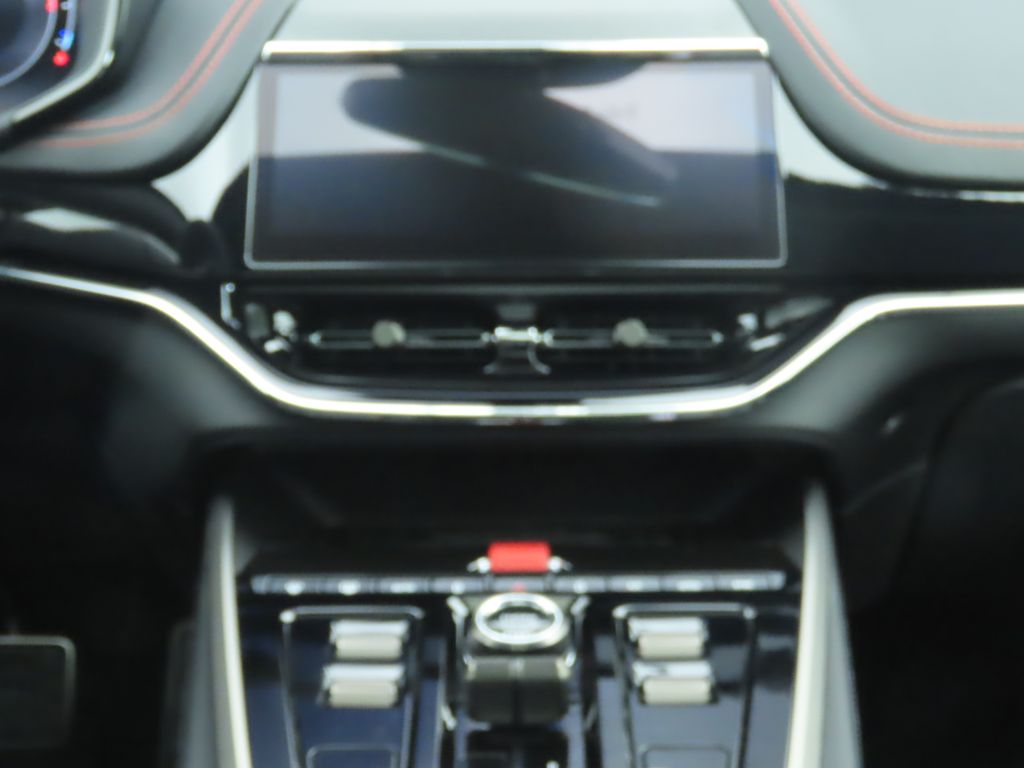 Thumbnail: 2026 Aston Martin DBX - 14