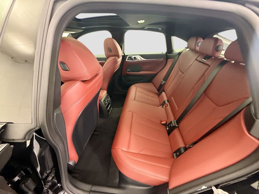 Thumbnail: 2026 BMW i4 - 20