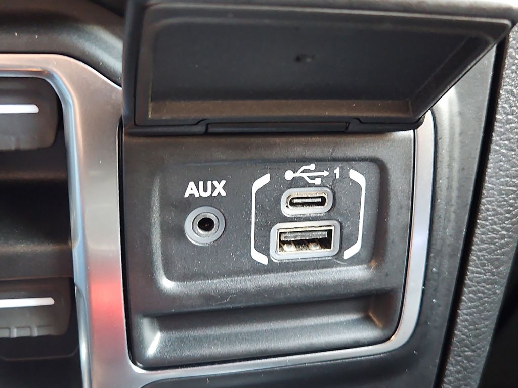 2021 Jeep Wrangler Unlimited Sahara photo
