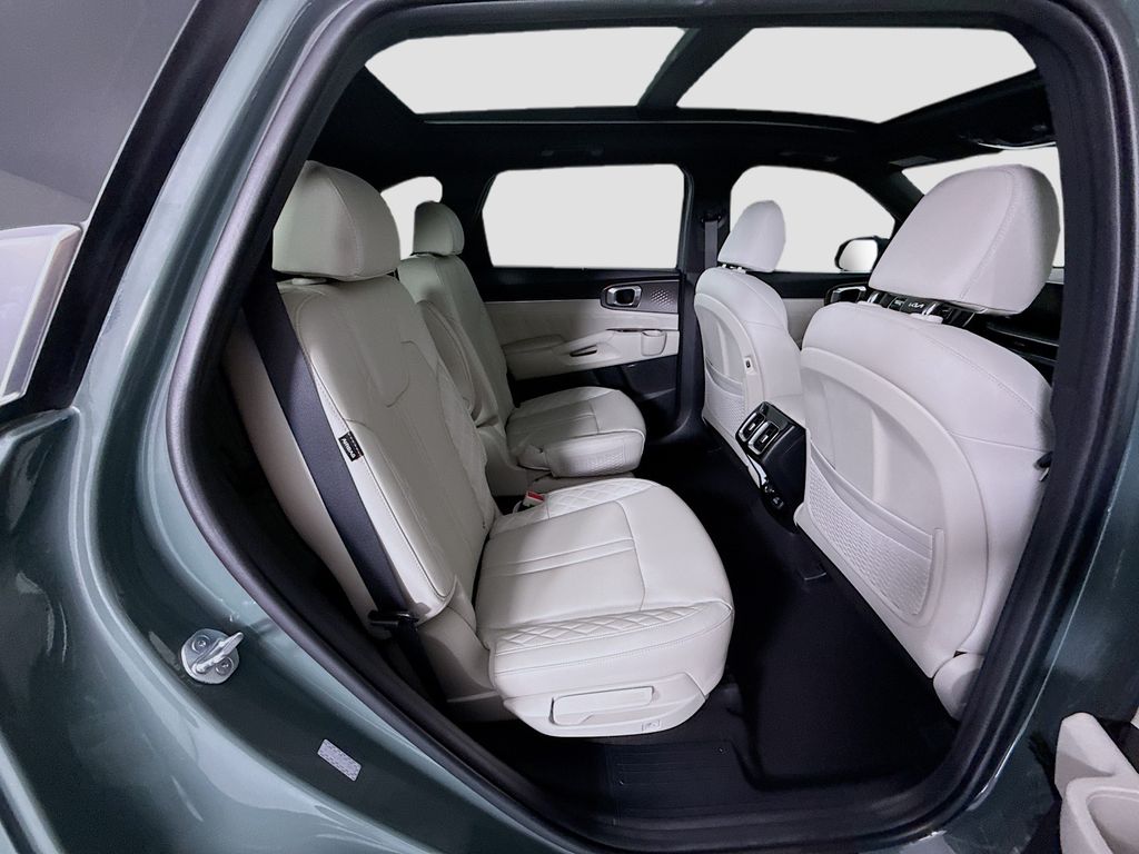 Thumbnail: 2025 Kia Sorento - 23