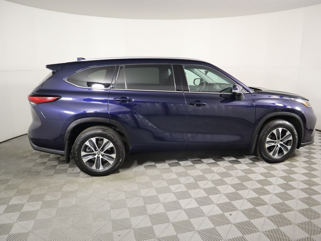 2021 Toyota Highlander XLE 4