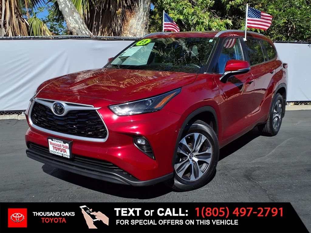 Red (Ruby Flare Pearl) 2023 Toyota Highlander XLE FWD SUV / Crossover Front-Wheel Drive 8-Speed Automatic
