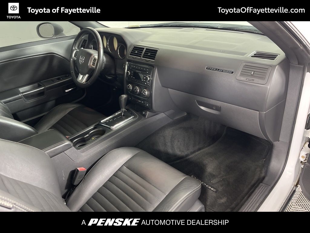 2012 Dodge Challenger SXT 3