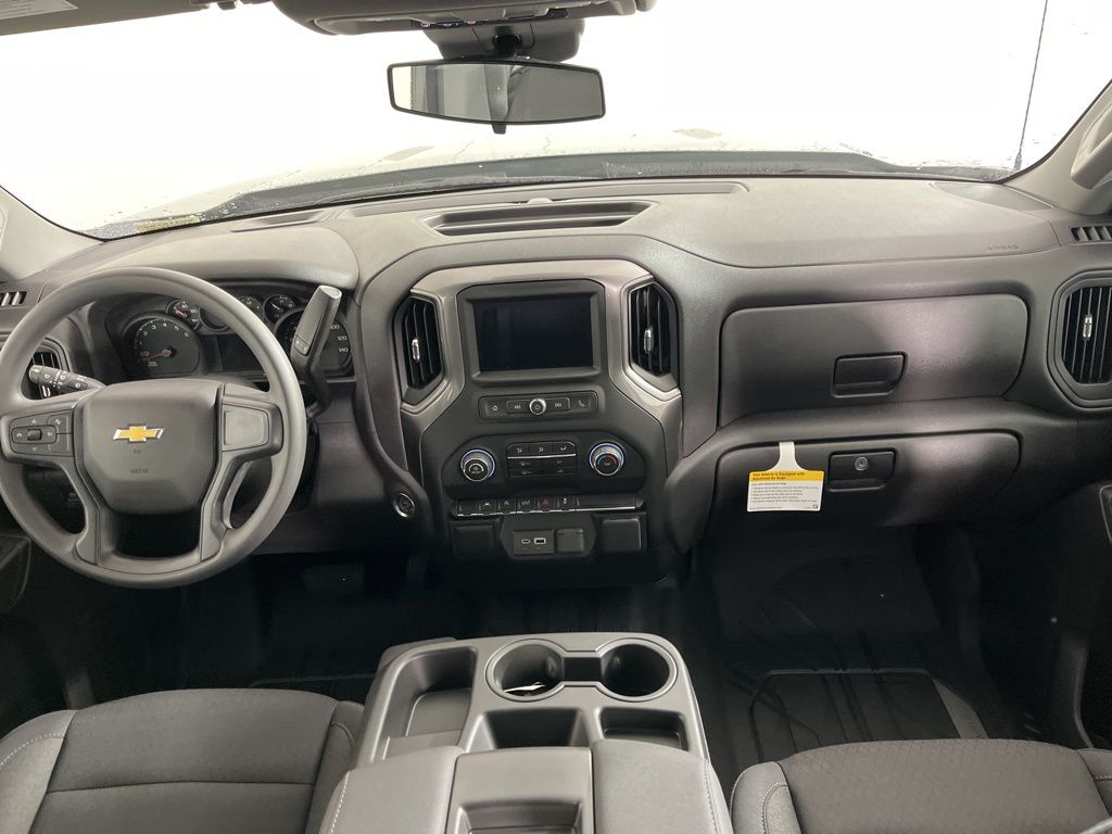 2025 Chevrolet Silverado 1500 Custom 18