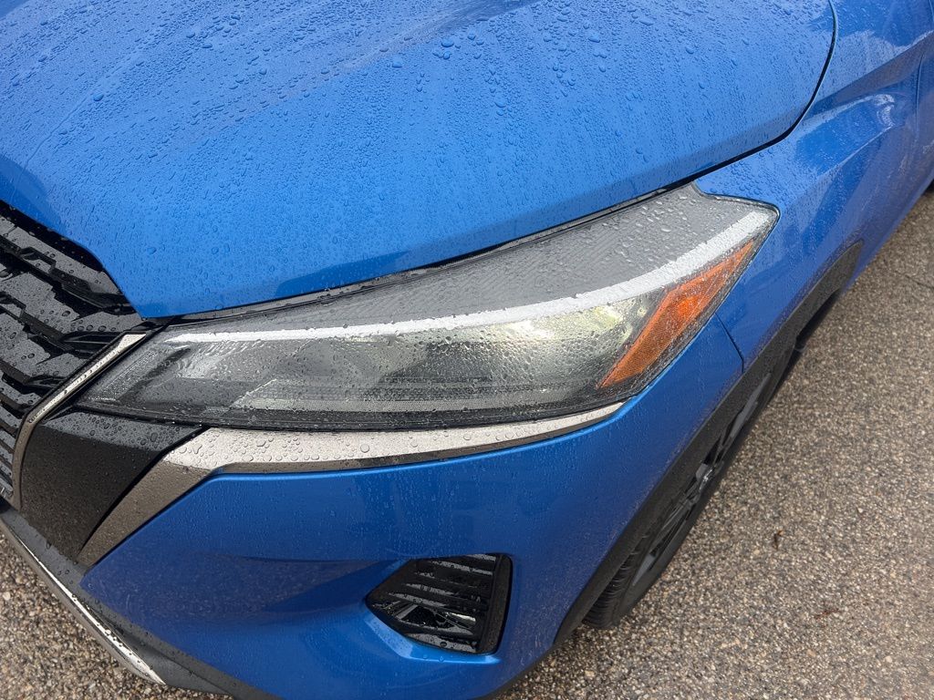 2024 Nissan Kicks SR photo