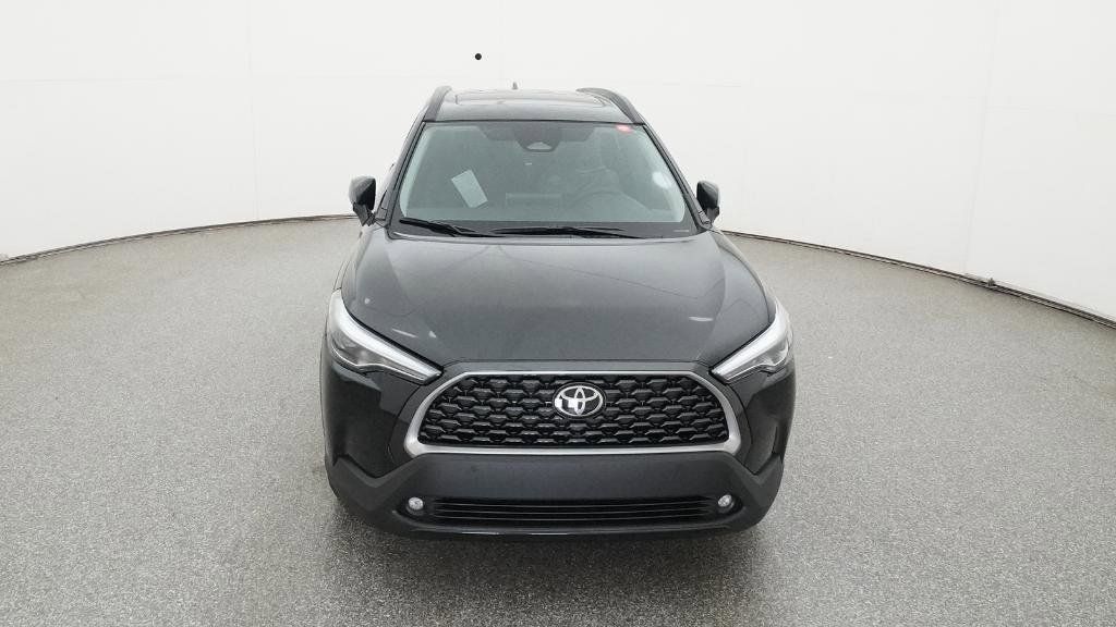 2025 Toyota Corolla Cross XLE 3