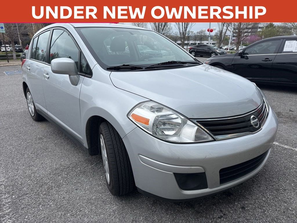 Brilliant Silver Metallic 2011 Nissan Versa 1.8 S Hatchback Hatchback Front-Wheel Drive 4-Speed Automatic