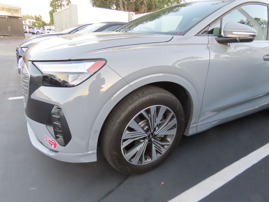 Thumbnail: 2023 Audi Q4 e-tron - 2