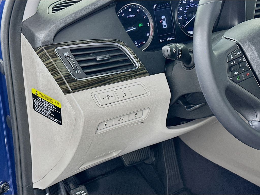 Thumbnail: 2017 Hyundai Sonata - 10