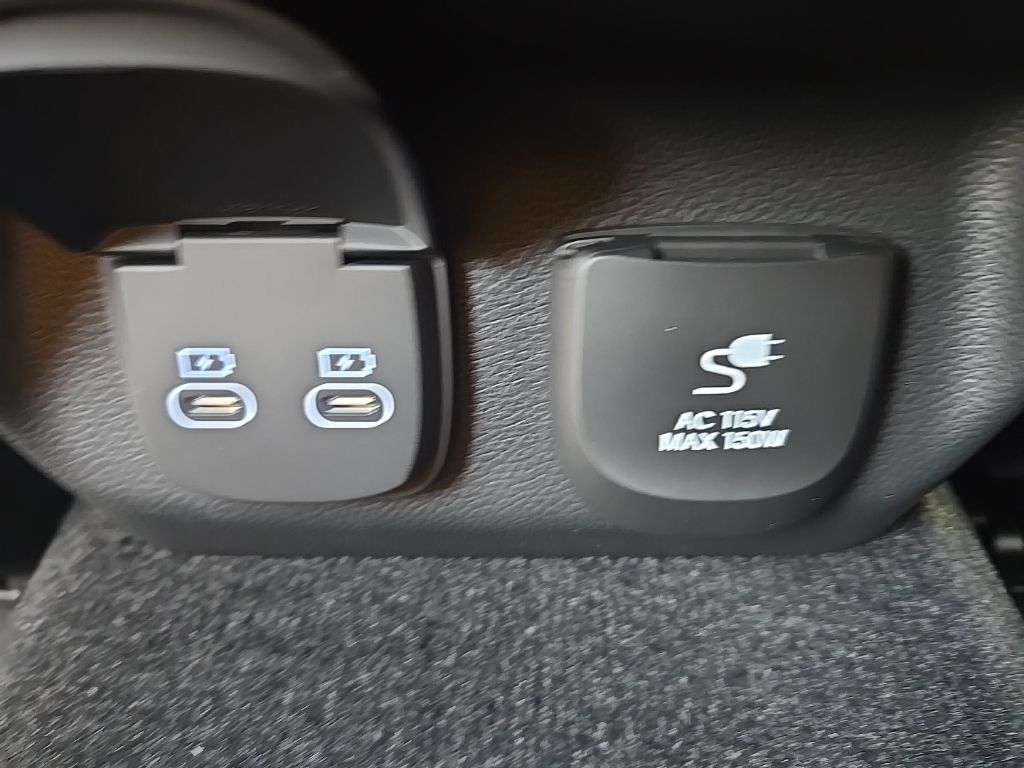 Thumbnail: 2026 Genesis GV70 - 29