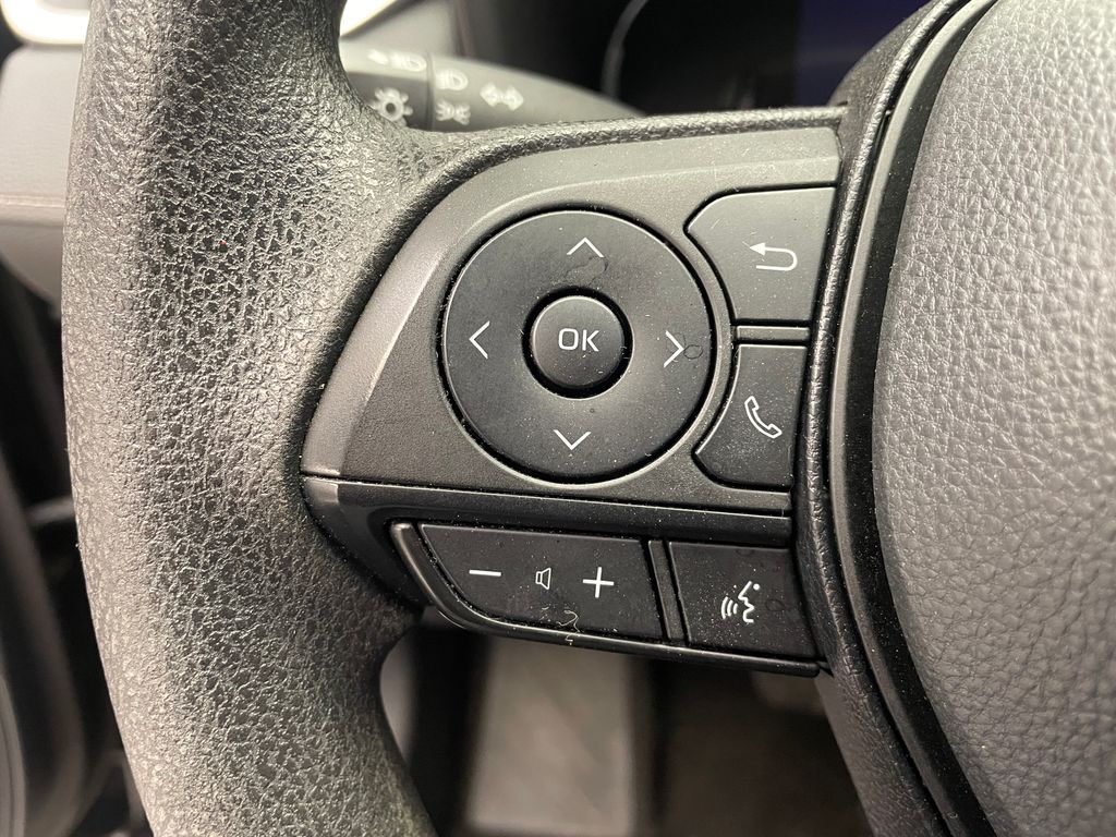 2023 Toyota RAV4 XLE 22
