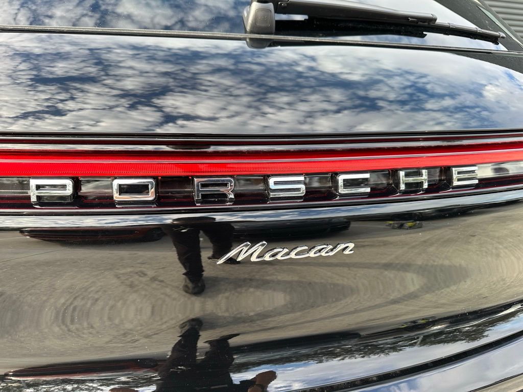 2025 Porsche Macan  9