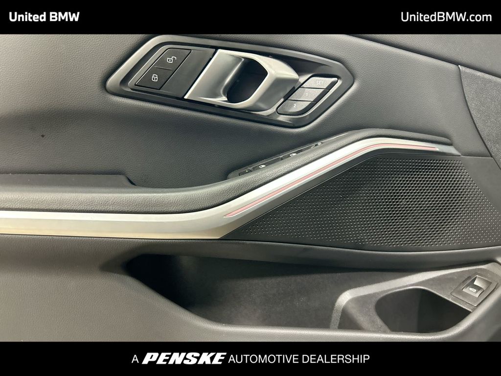 Thumbnail: 2025 BMW 3 Series - 11