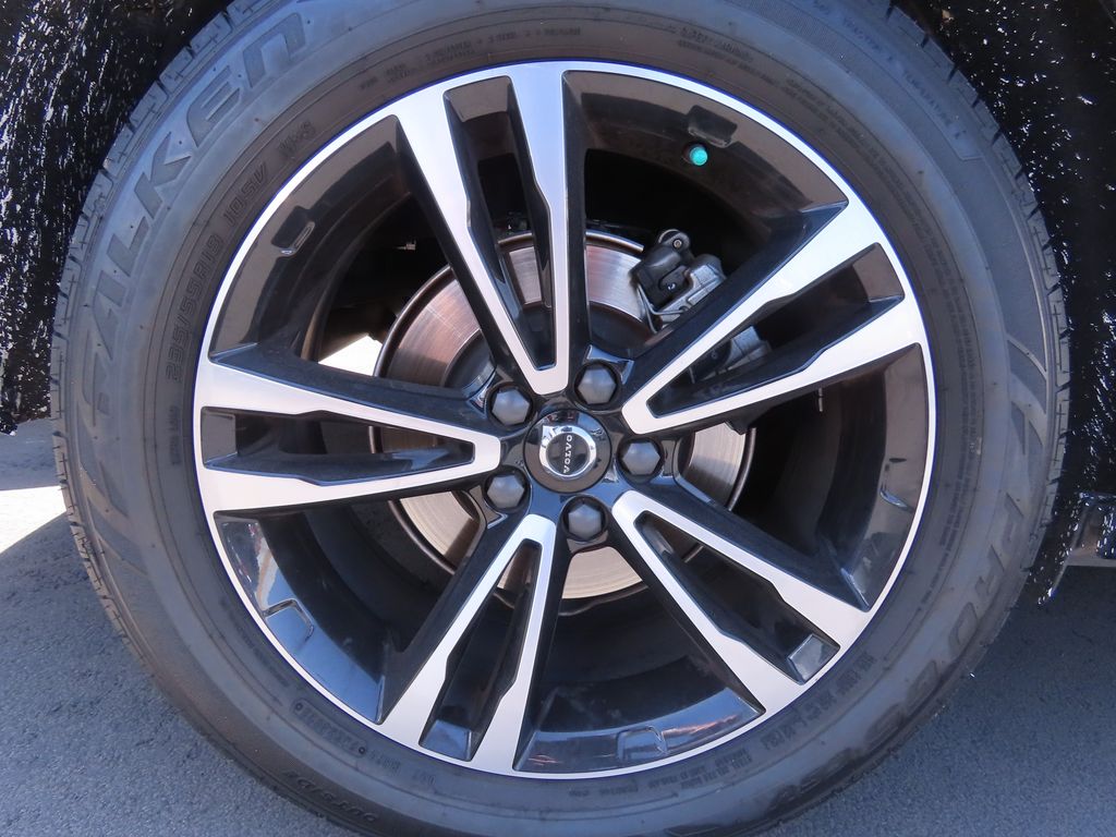 Thumbnail: 2020 Volvo XC60 - 17