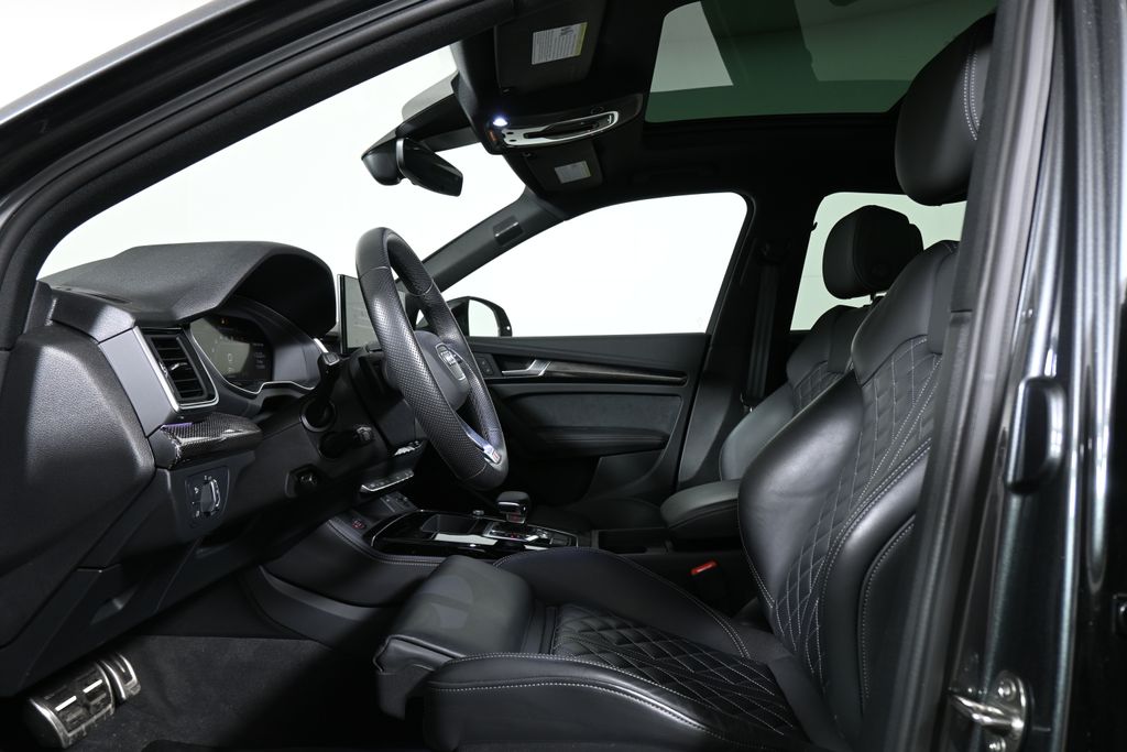 Thumbnail: 2025 Audi SQ5 - 2