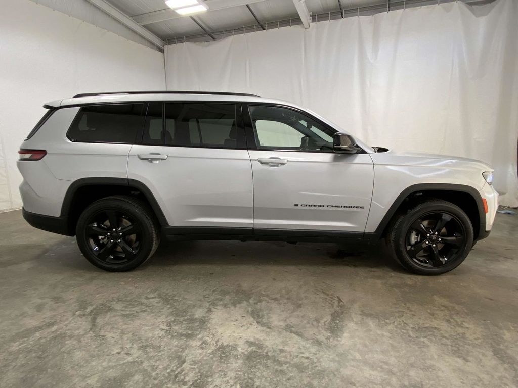 Used 2023 Jeep Grand Cherokee L Altitude