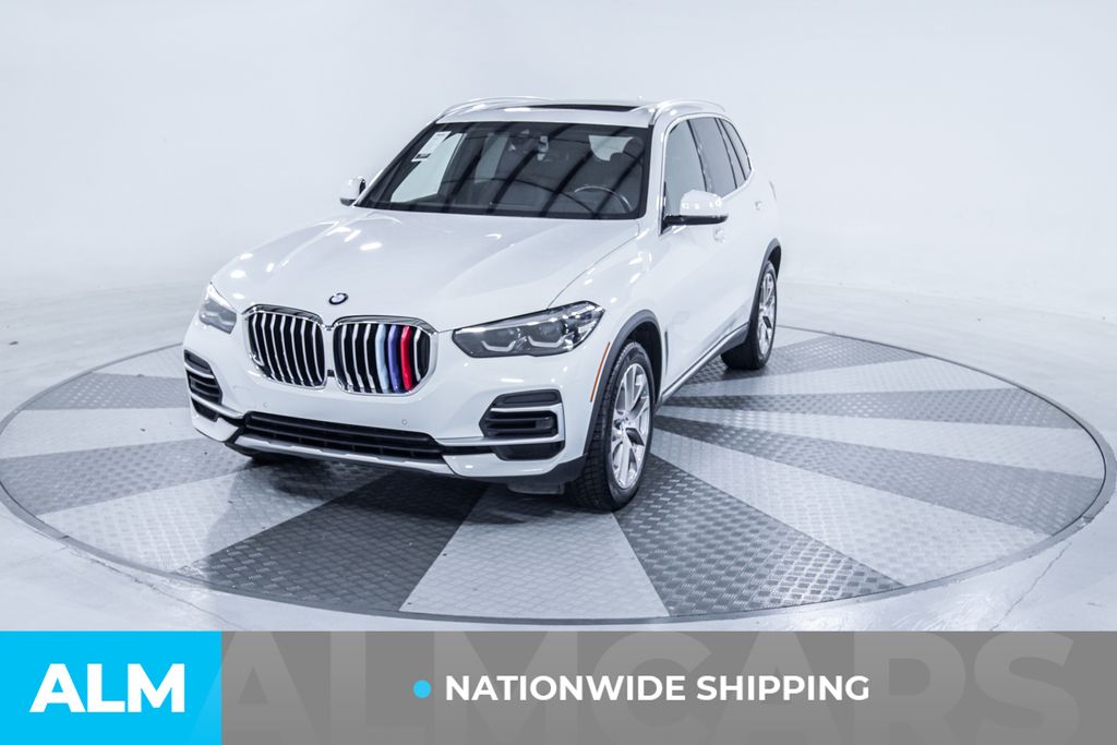 Used 2022 White BMW xDrive40i image 2