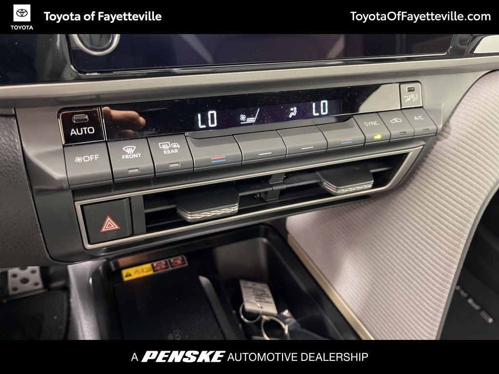 2025 Toyota Camry SE 30