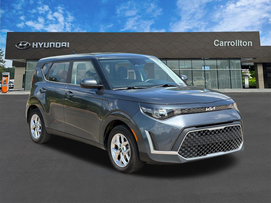 Used 2025 Gray Kia LX image 3