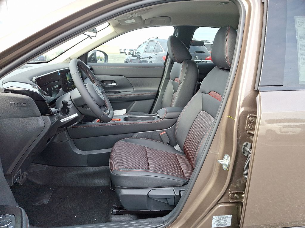 Thumbnail: 2026 Nissan Kicks - 5