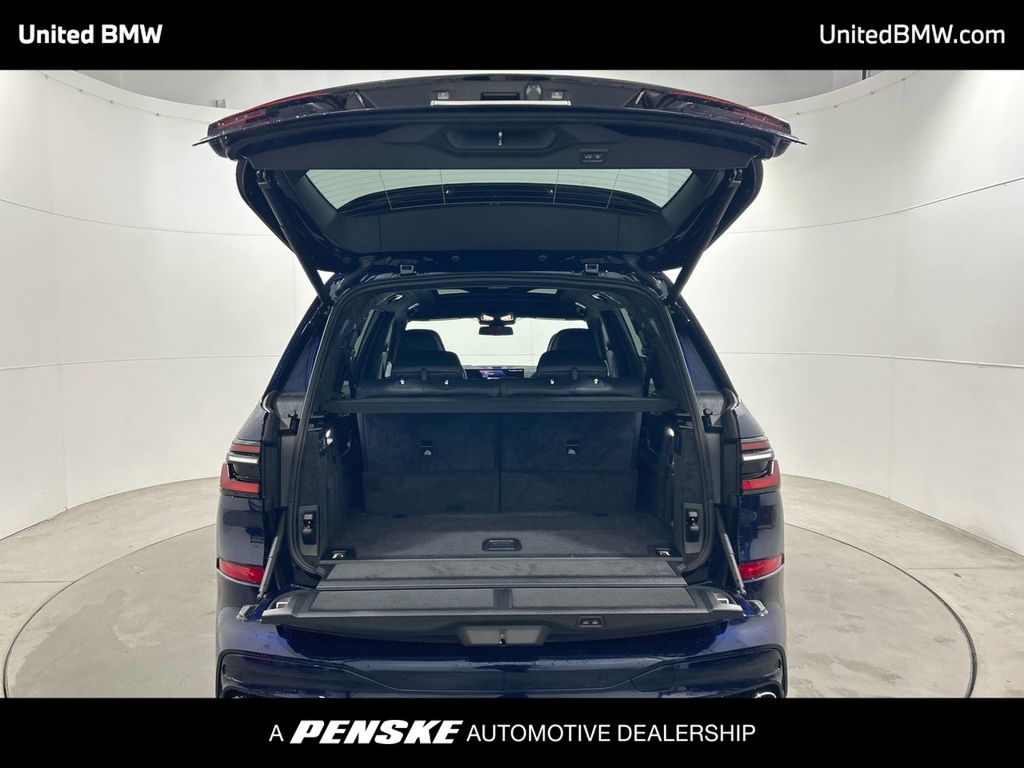 Thumbnail: 2026 BMW X7 - 23