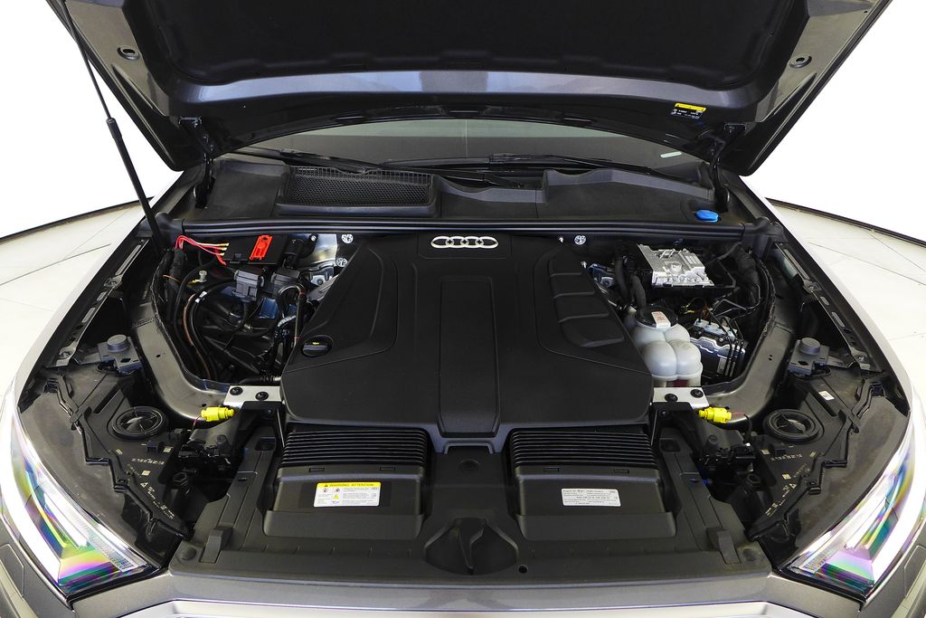 Thumbnail: 2022 Audi Q7 - 6