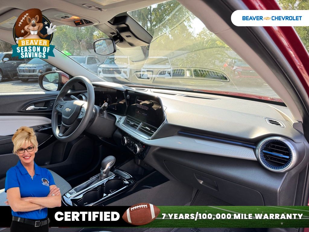 Used 2025 Chevrolet Trax SUV