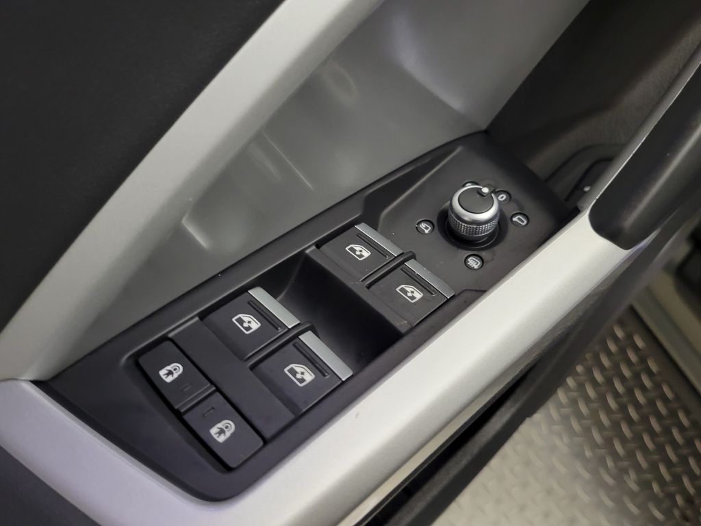 Thumbnail: 2023 Audi Q3 - 29