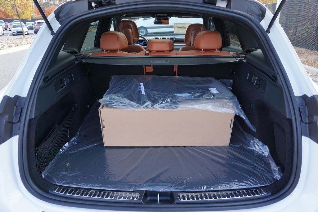 Thumbnail: 2026 Mercedes-Benz GLC - 18