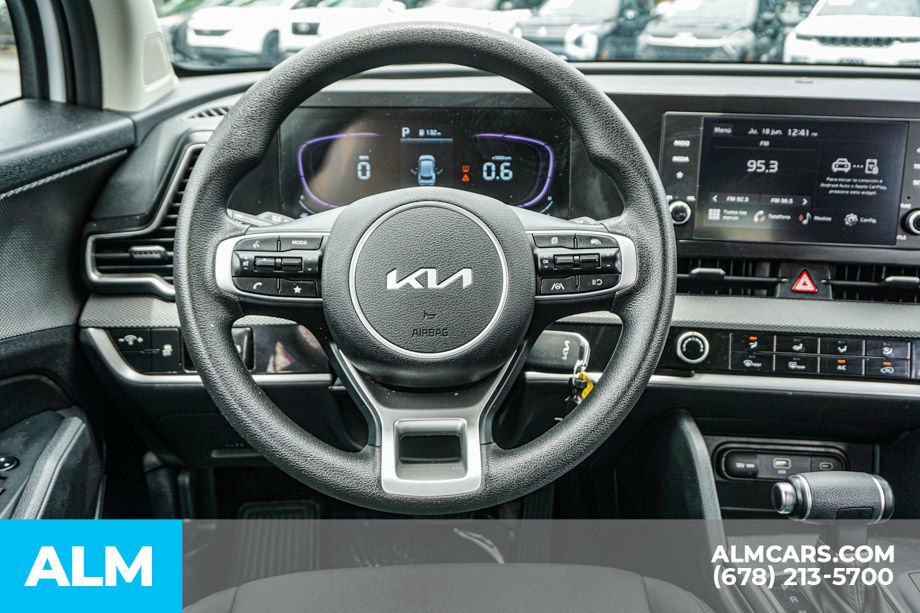 Used 2025 White Kia LX image 28