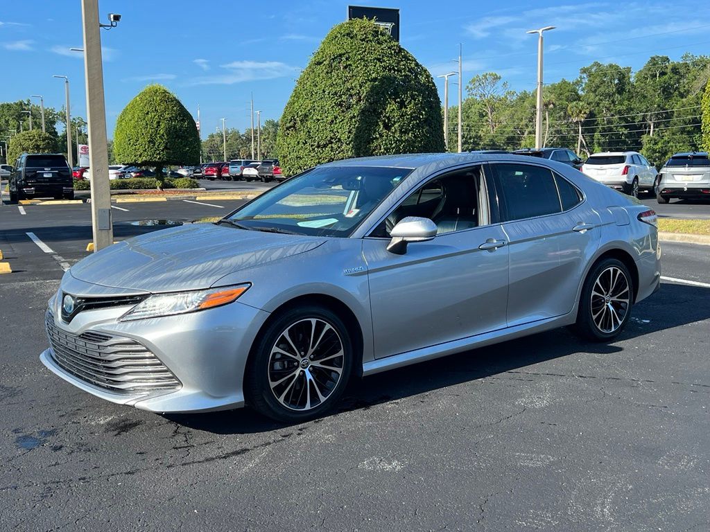 2020 Toyota Camry Hybrid XLE FWD