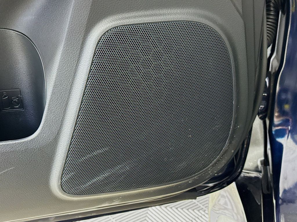 Thumbnail: 2023 Lexus GX - 19