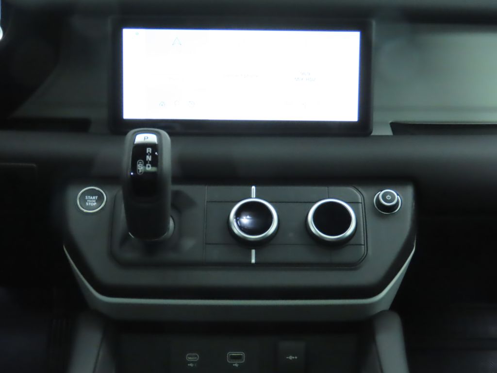 2024 Land Rover Defender 110 14