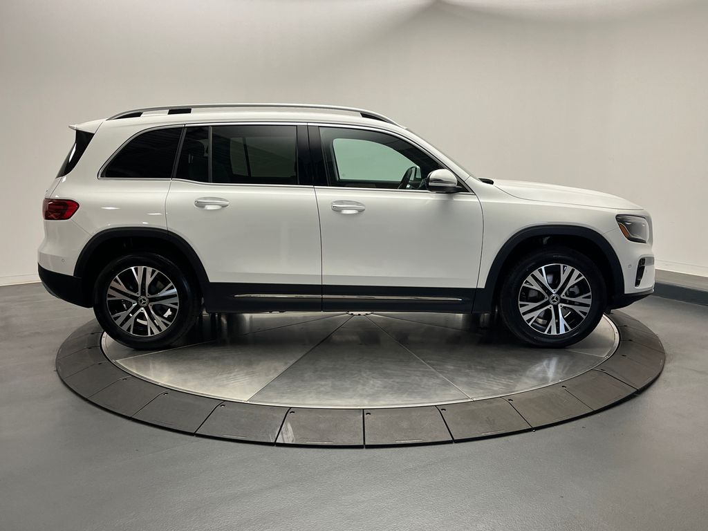 2025 Mercedes-Benz GLB 250 8
