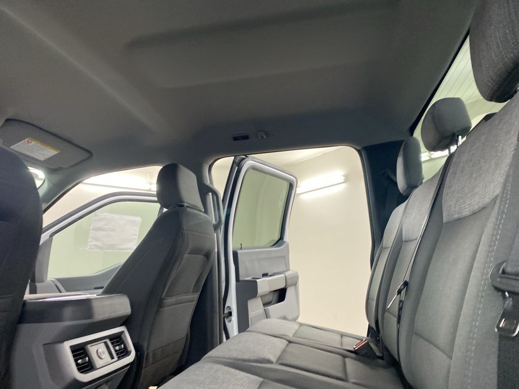 2025 Ford F-250SD XLT photo