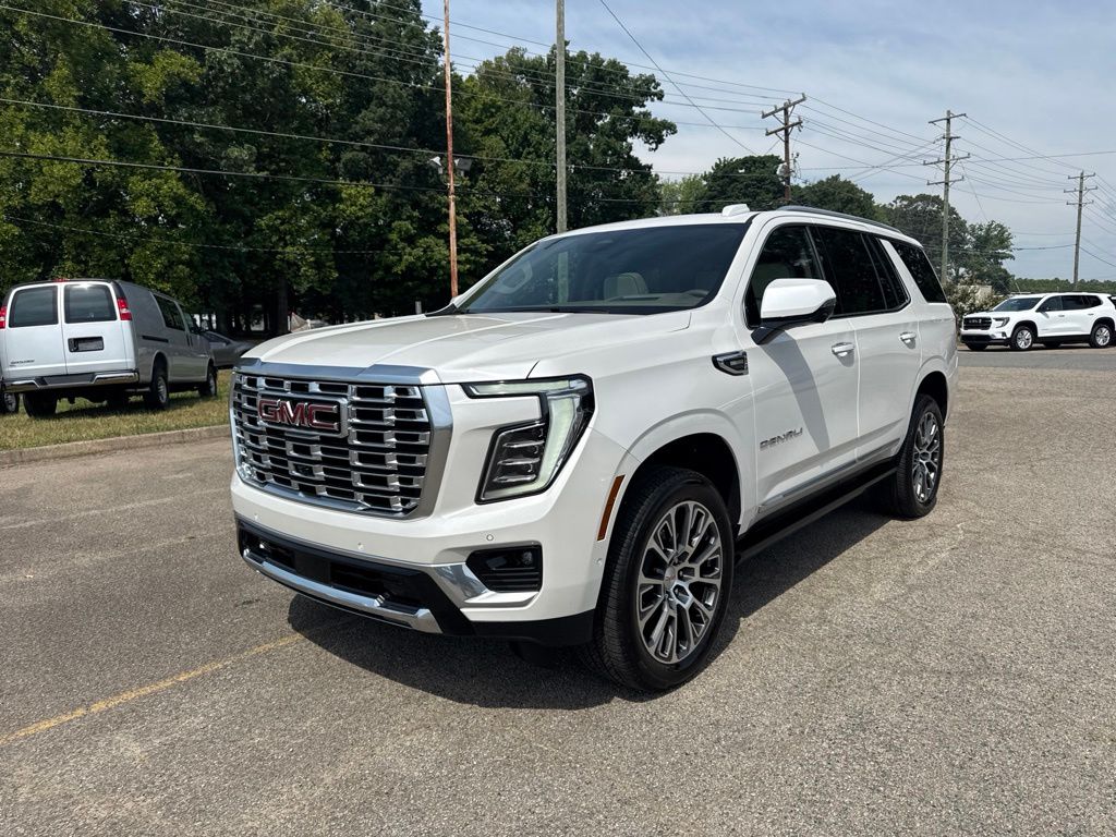 White Frost Tricoat 2025 GMC Yukon SUV / Crossover Four-Wheel Drive 
