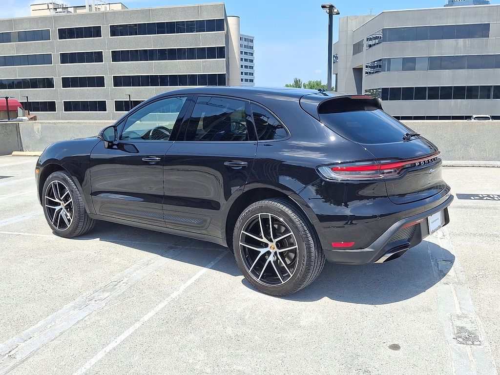 Thumbnail: 2024 Porsche Macan - 3