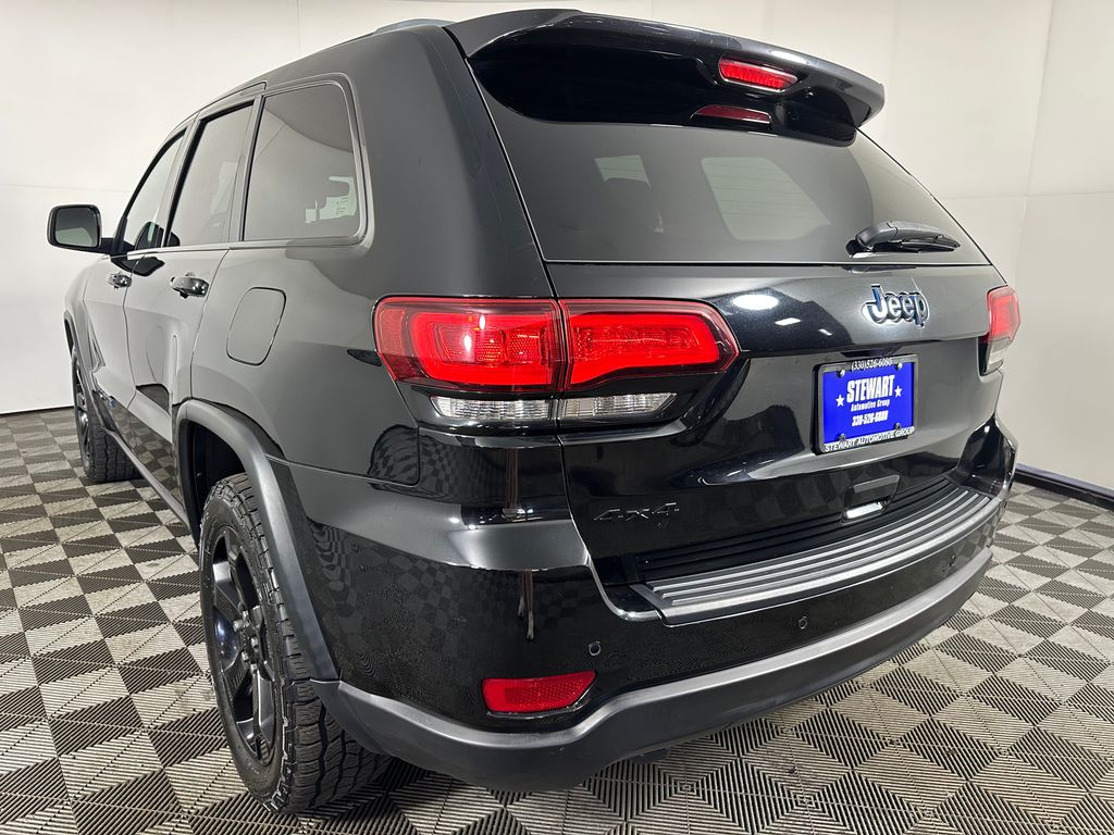 Photo 4 of 2018 Jeep Grand Cherokee Laredo