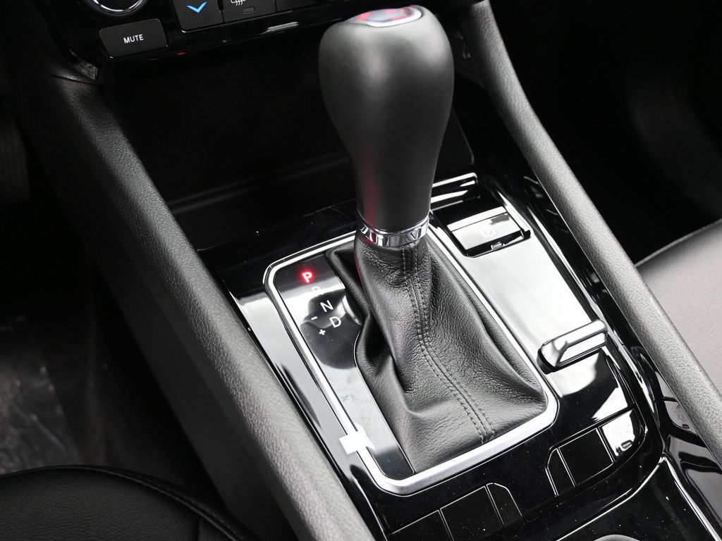 New 2026 Hydro Blue Pearlcoat Jeep Latitude image 20