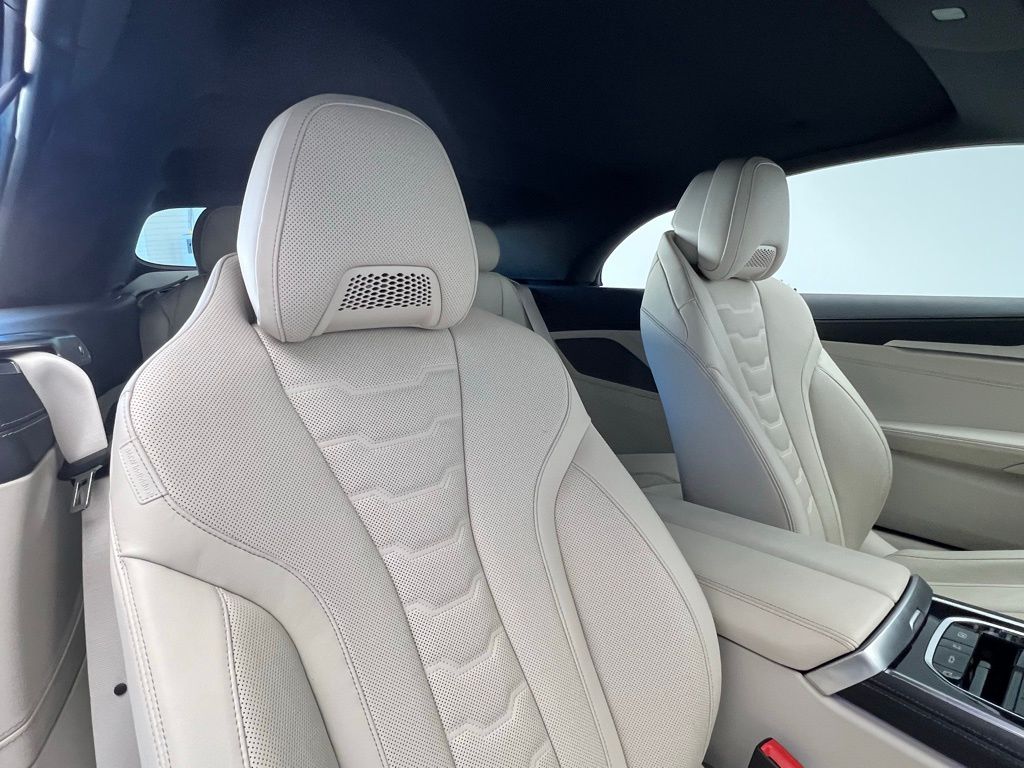 Thumbnail: 2025 BMW 8 Series - 11