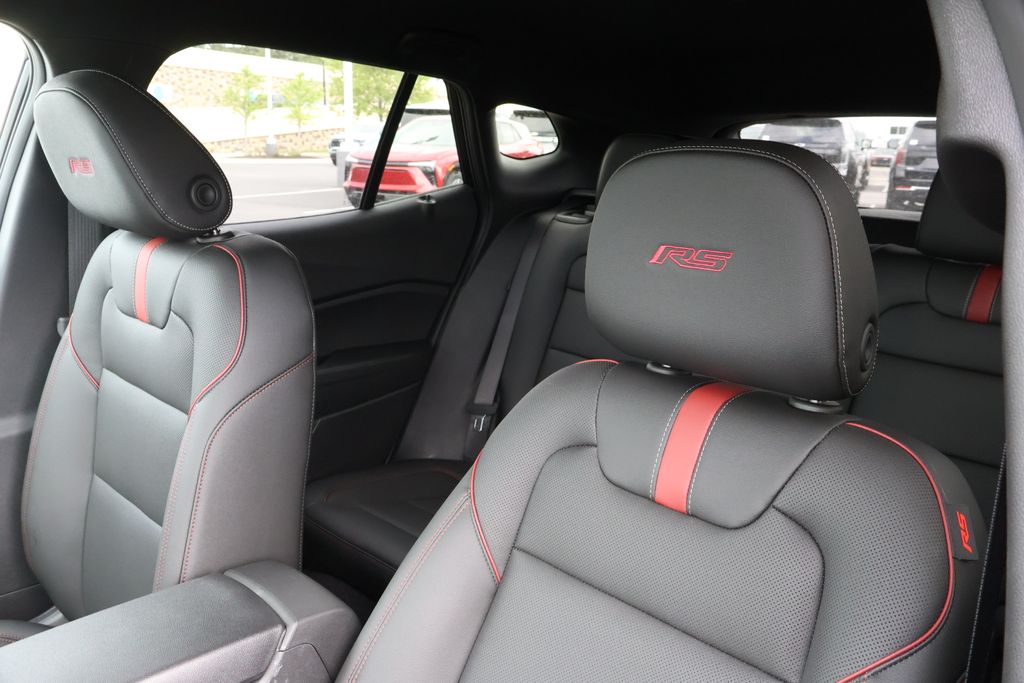 2025 Chevrolet Trax RS 13
