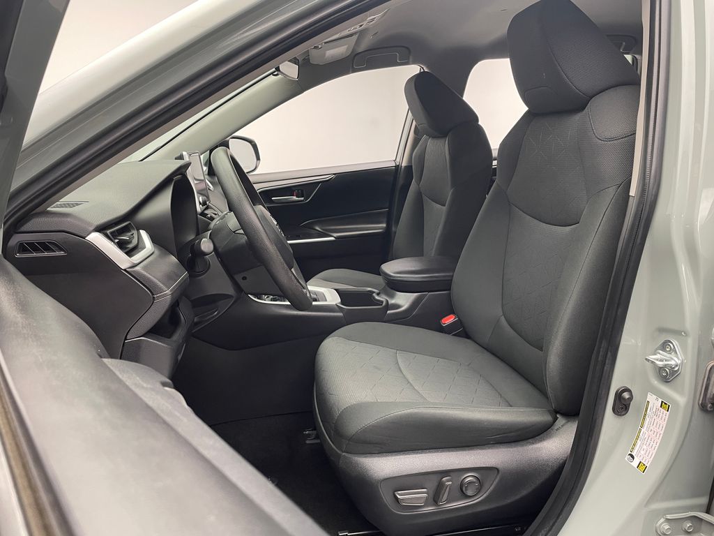 2023 Toyota RAV4 XLE 13