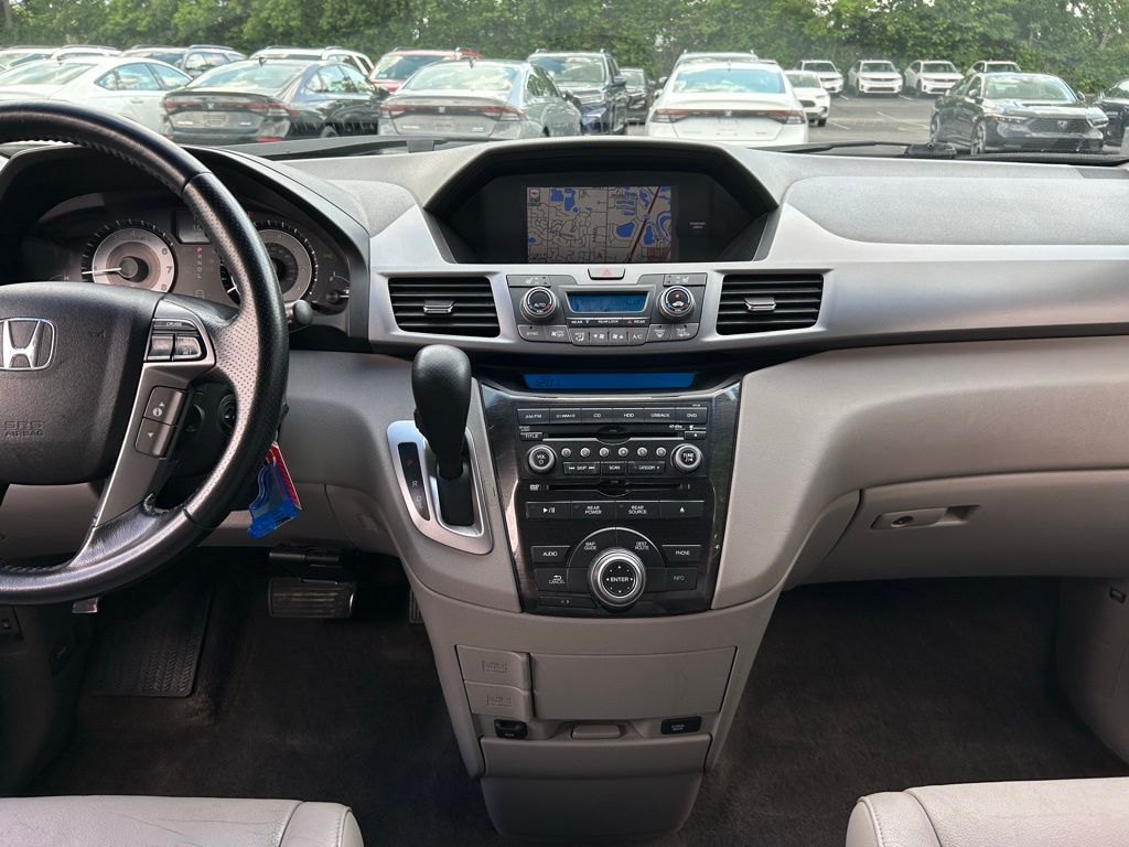 Thumbnail: 2012 Honda Odyssey - 16