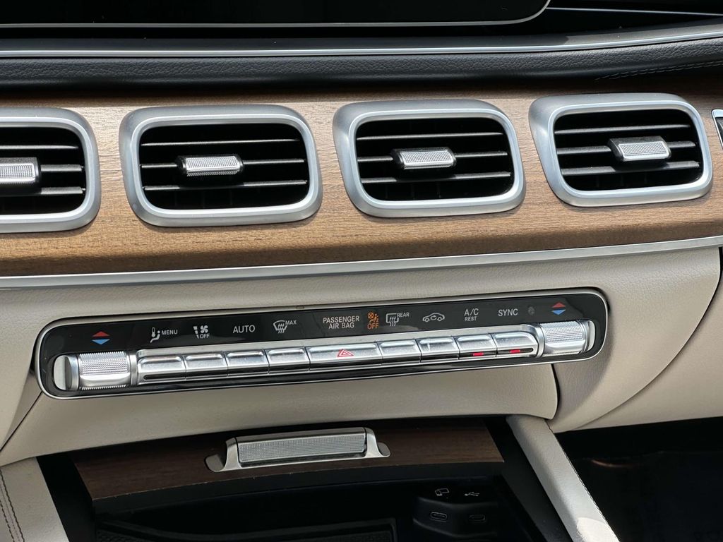 2022 Mercedes-Benz GLS 450 4MATIC 17