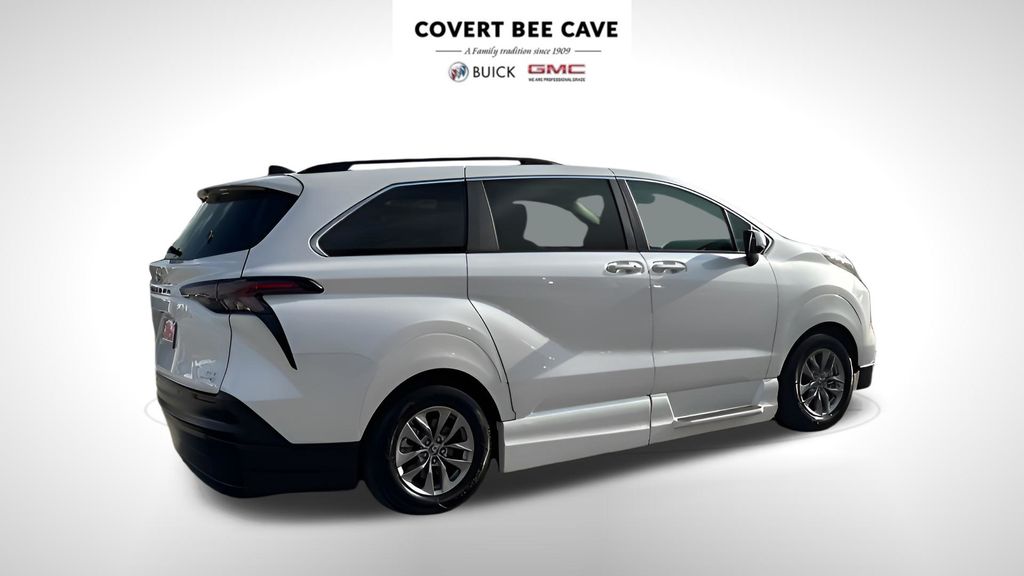 Used Car 2024 Toyota Sienna  Xle For Sale Under $80,000 In Austin, Texas