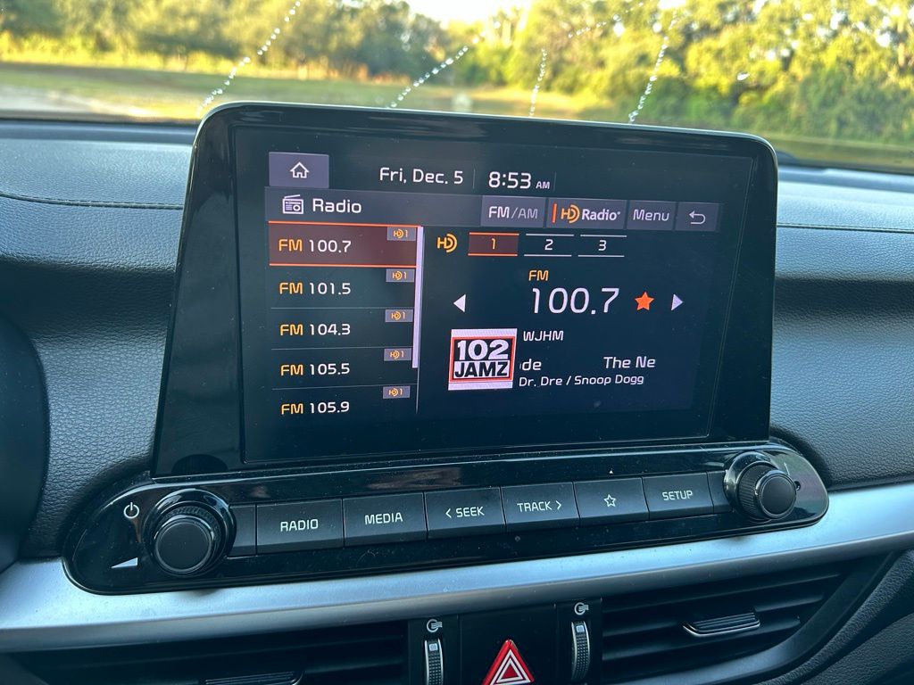 Thumbnail: 2022 Kia Forte - 22