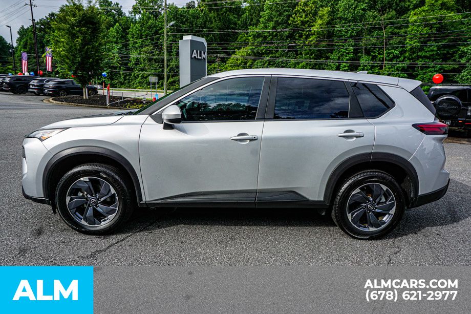 Used 2025 Silver Nissan SV image 6