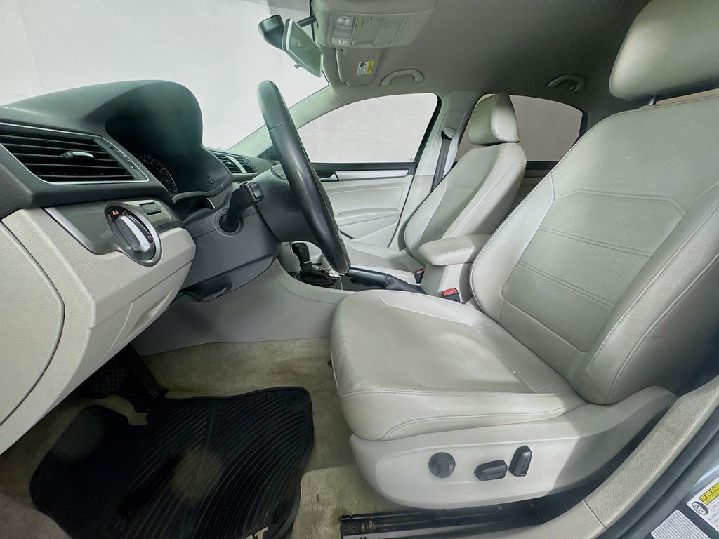 Used Car 2015 Volkswagen Passat  1.8t Limited Edition For Sale Under $10,000 In Austin, Texas