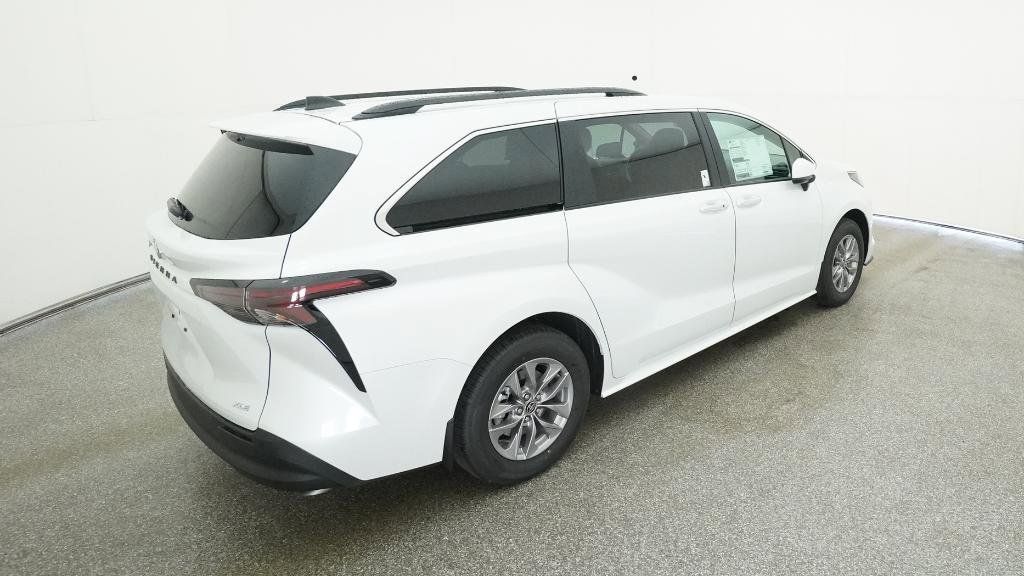Thumbnail: 2025 Toyota Sienna - 7
