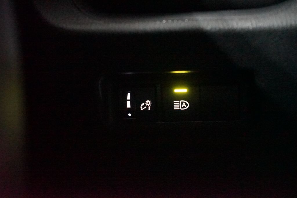 Thumbnail: 2025 Toyota RAV4 - 23